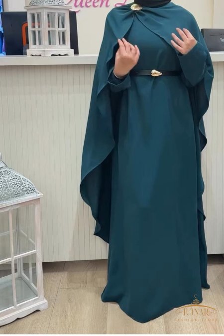 فستان وعباية سلطانة